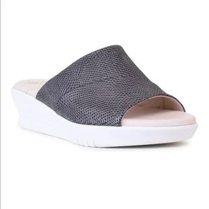 Giacarta Wedge Slide Sandal size 9 narrow